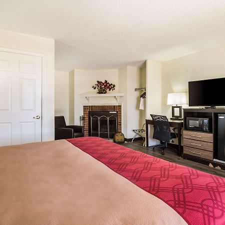 Econo Lodge Glade Springs I-81 Zewnętrze zdjęcie