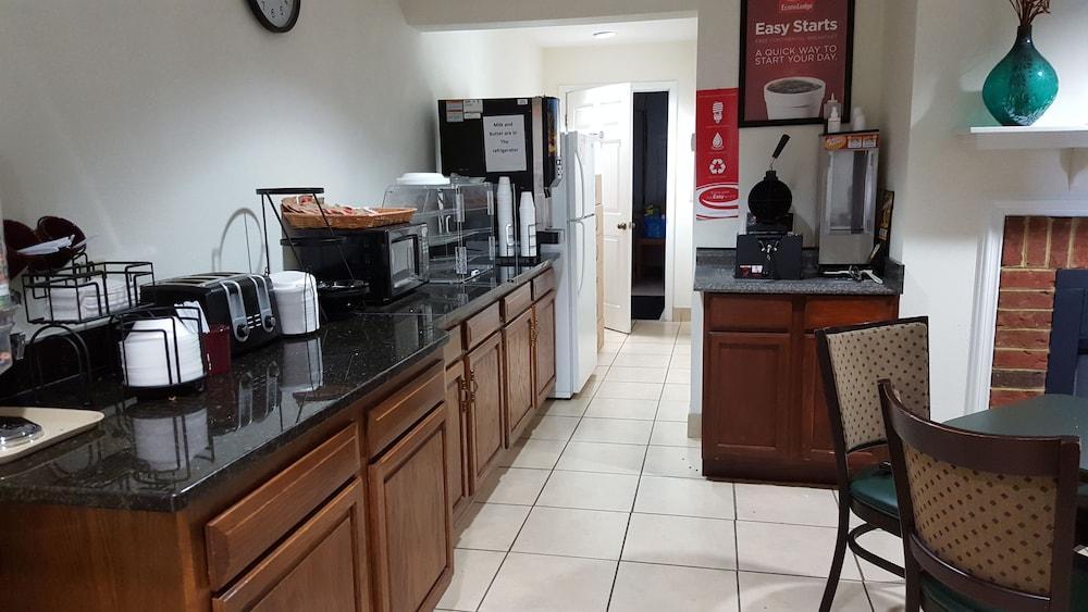Econo Lodge Glade Springs I-81 Zewnętrze zdjęcie