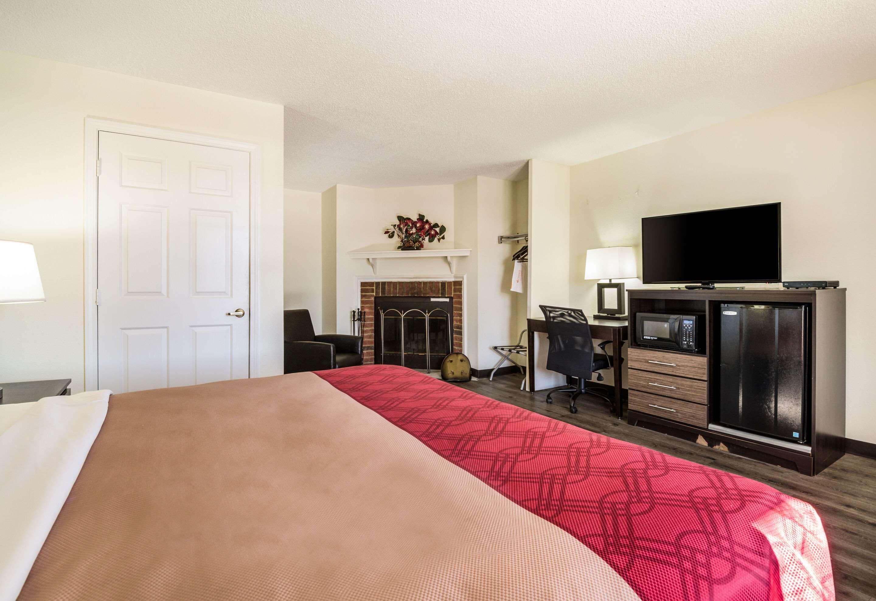 Econo Lodge Glade Springs I-81 Zewnętrze zdjęcie