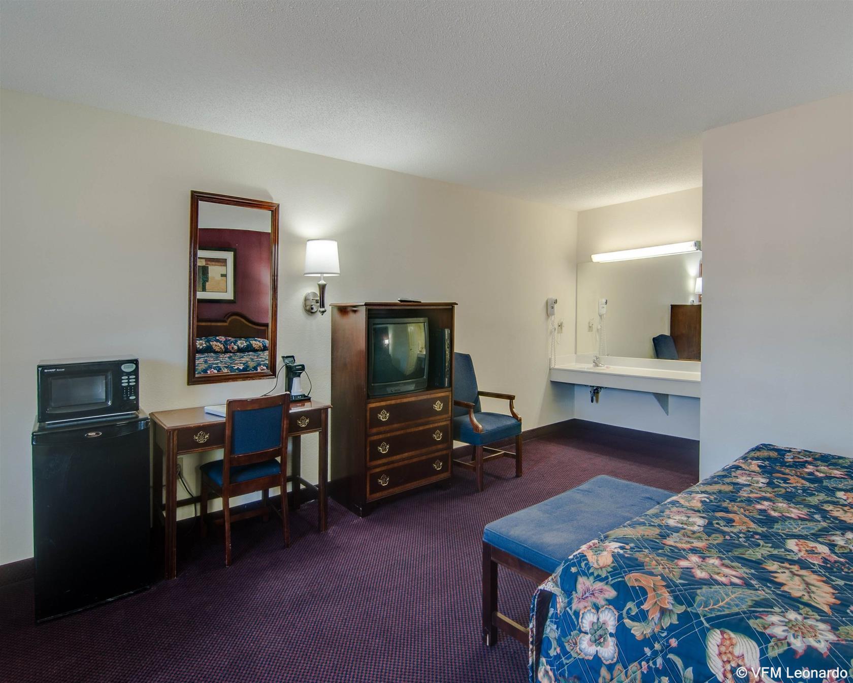 Econo Lodge Glade Springs I-81 Zewnętrze zdjęcie