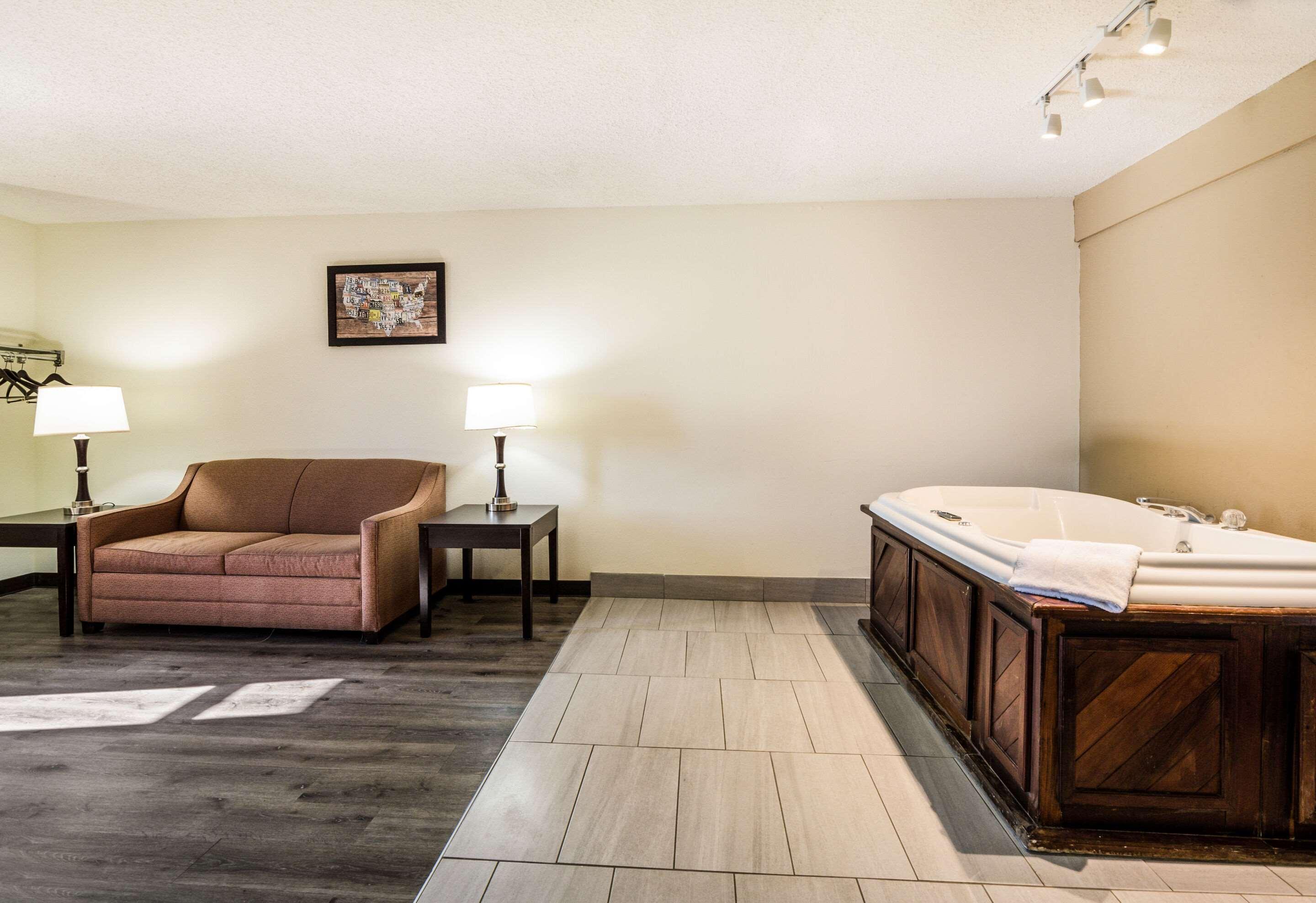 Econo Lodge Glade Springs I-81 Zewnętrze zdjęcie
