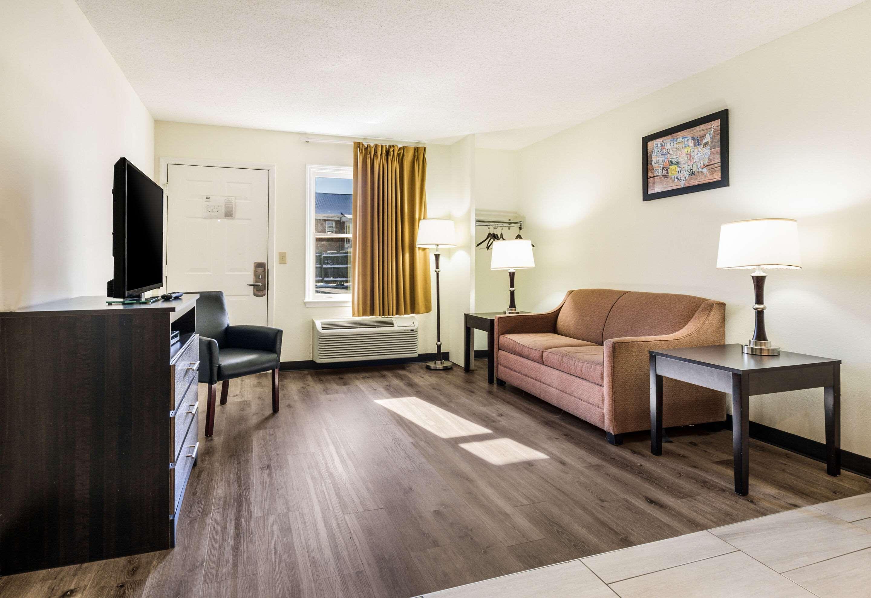 Econo Lodge Glade Springs I-81 Zewnętrze zdjęcie
