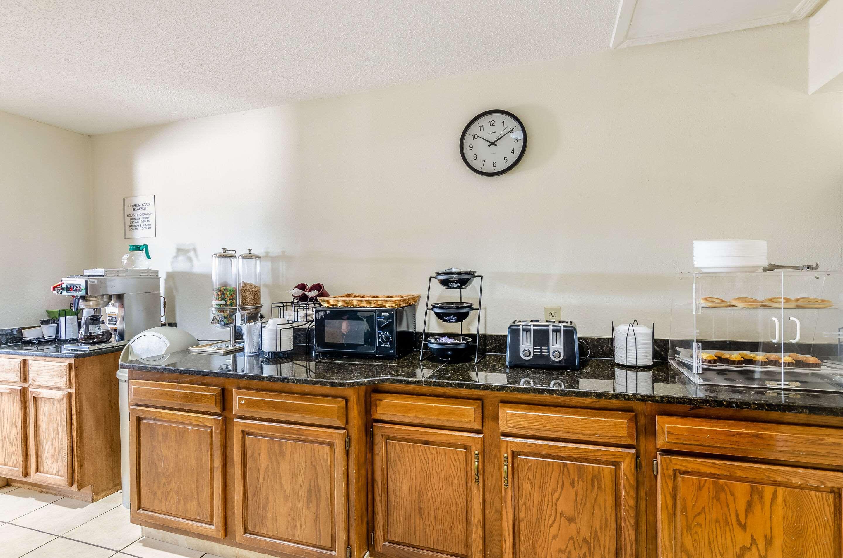 Econo Lodge Glade Springs I-81 Zewnętrze zdjęcie