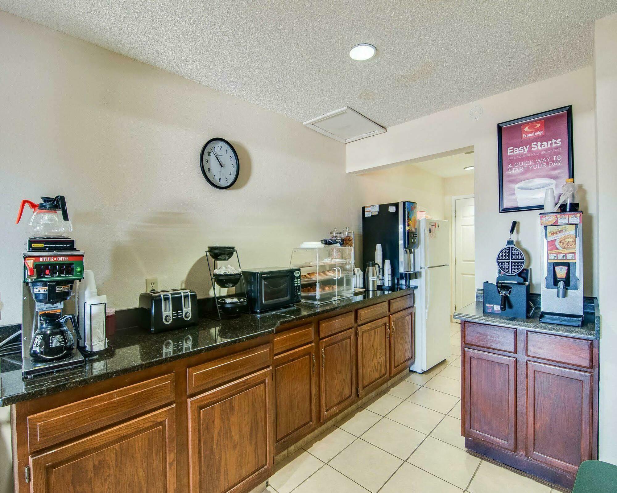 Econo Lodge Glade Springs I-81 Zewnętrze zdjęcie