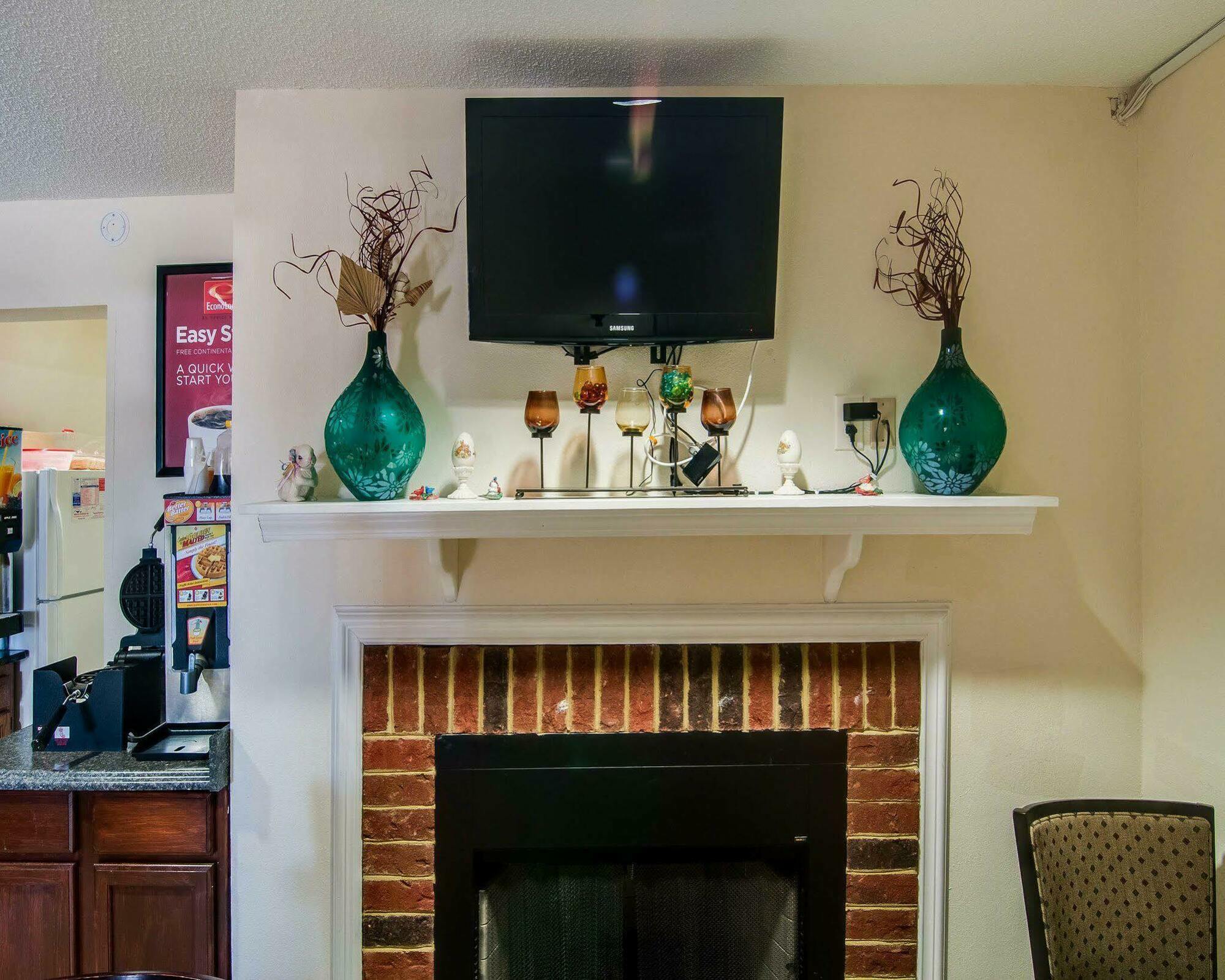 Econo Lodge Glade Springs I-81 Zewnętrze zdjęcie