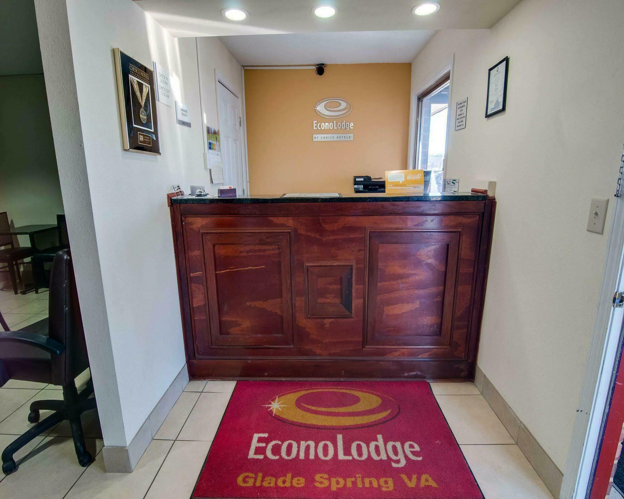 Econo Lodge Glade Springs I-81 Zewnętrze zdjęcie